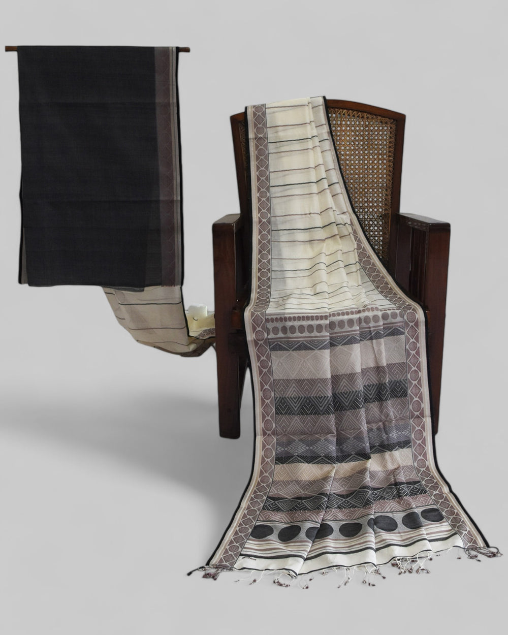 Off-white - Geometric Elegance Organic Cotton Saree